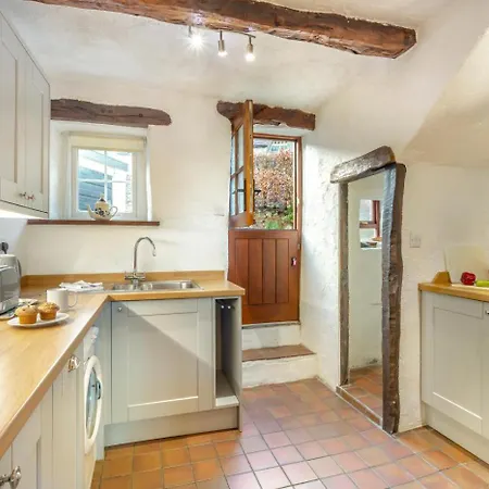 2 Bed In Oc-c34128 Holiday home Lindale