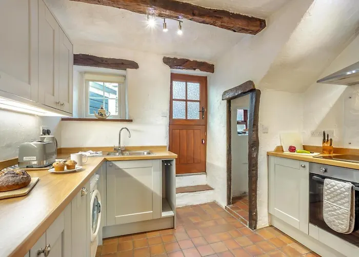 2 Bed In Oc-c34128 Holiday home Lindale